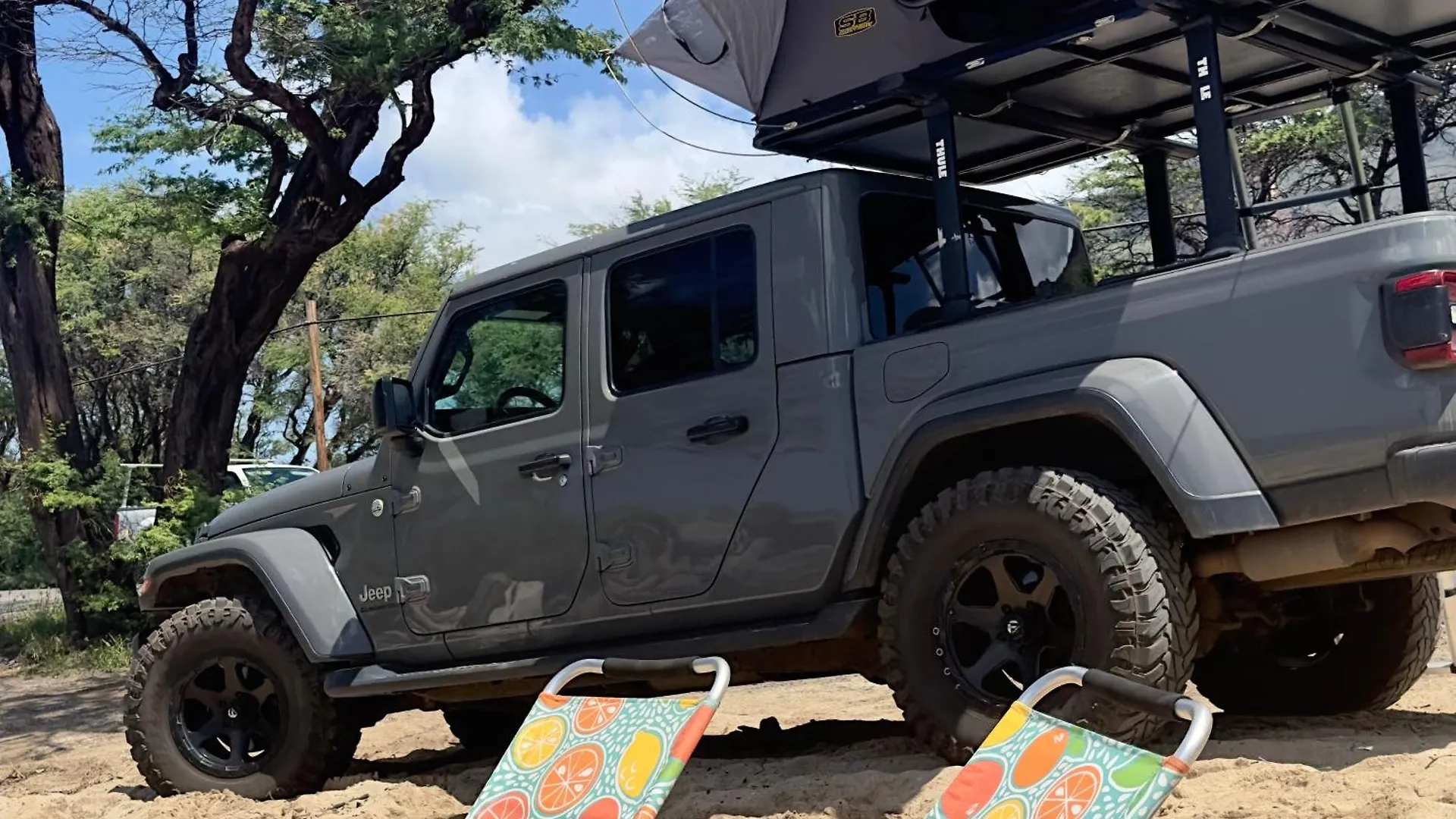 Lägenhet Embark On A Journey Through Maui With Aloha Glamp'S Jeep And Rooftop Tent Allows You To Discover Diverse Campgrounds, Unveiling The Island'S Beauty From Unique Perspectives Each Day Paia